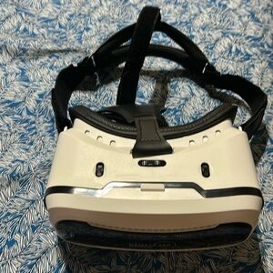 Utopia 360° VR Headset | 3D Virtual Reality Headset for VR Games.